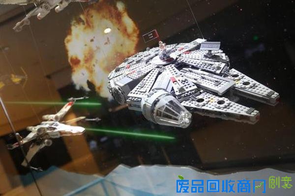 樂高星球大戰(zhàn)全國巡展登陸廣州 用創(chuàng)意喚醒原力電影夢